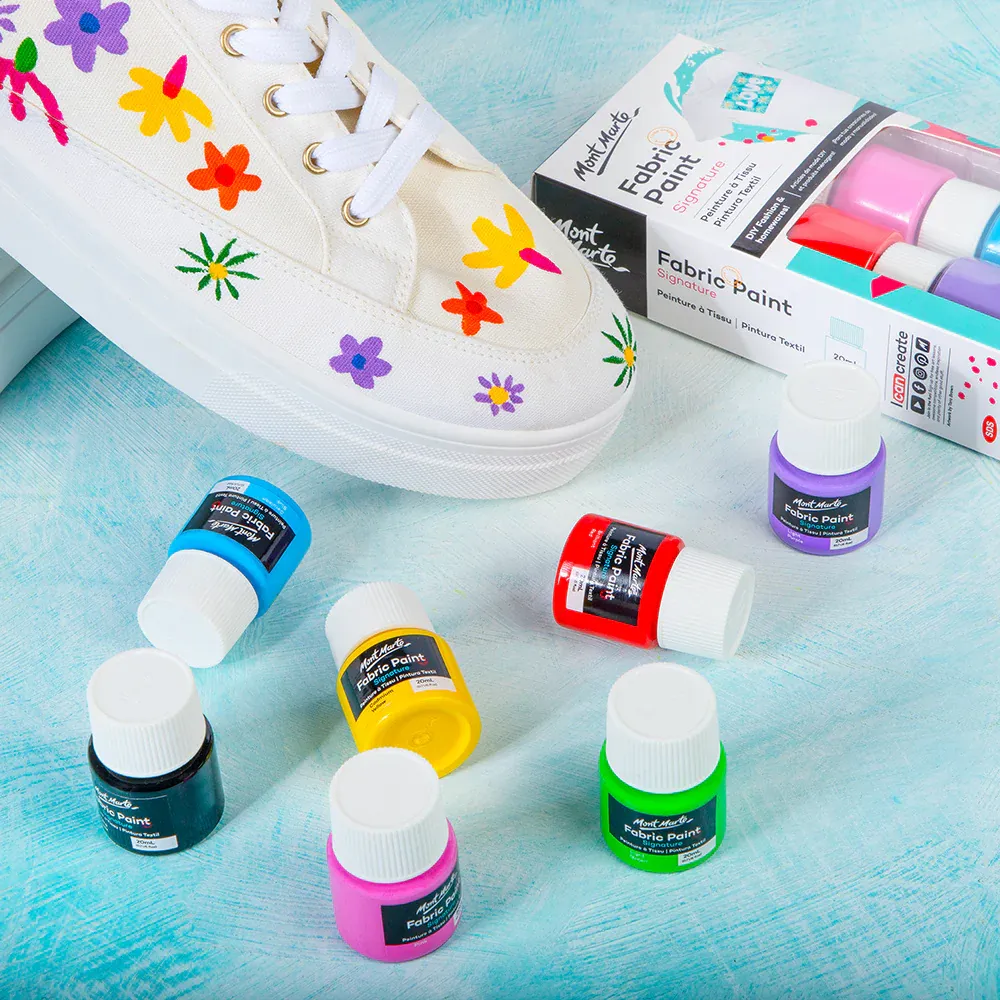 Mont-Marte-Fabric-Paint-Set-Signature-8-pc-20-ml-0.6-US-fl-oz-PMHS0022_V03-Lifestyle.webp